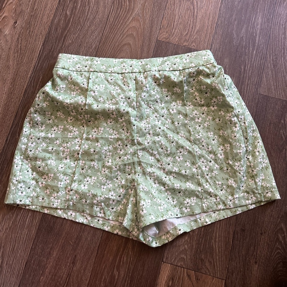 Light Green Floral High Waist Women's Shorts